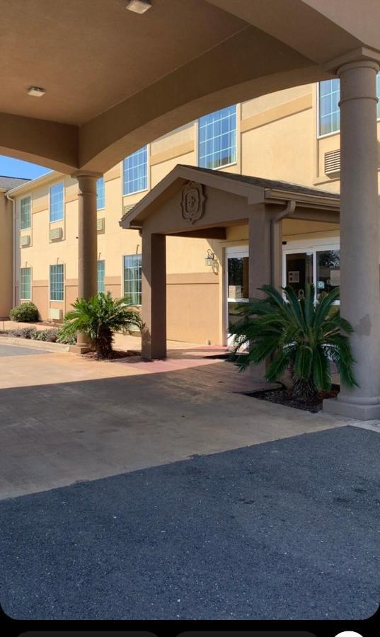 Rodeway Inn & Suites Winnfield Exterior photo